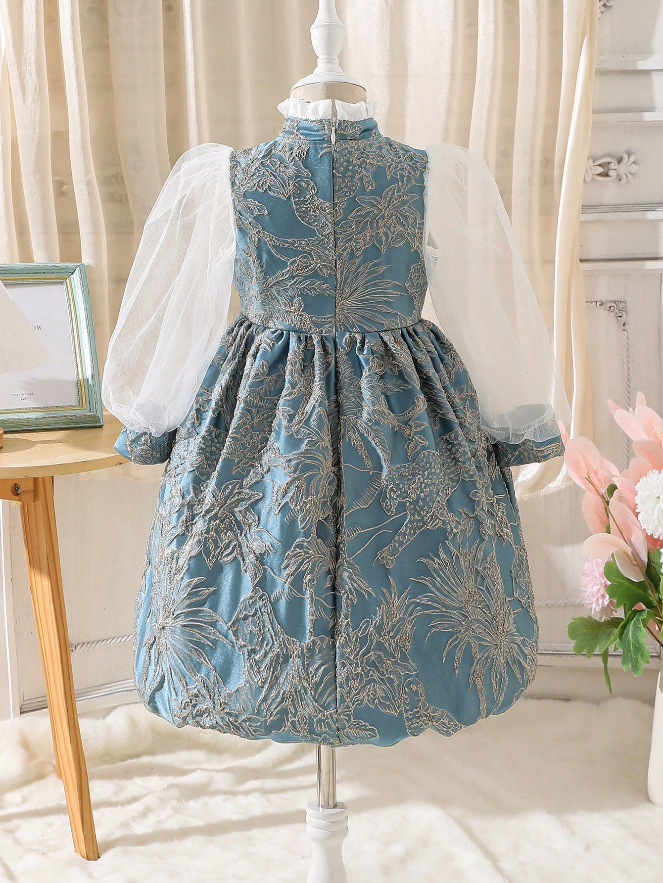 SHEIN Kids Nujoom Young Girl Floral Print Contrast Mesh Lantern Sleeve Dress