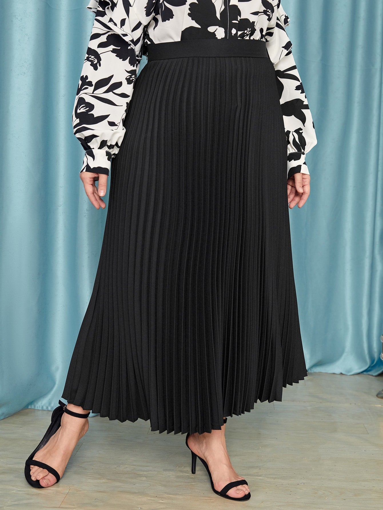 SHEIN Modely plus Zipper Side Pleated Skirt