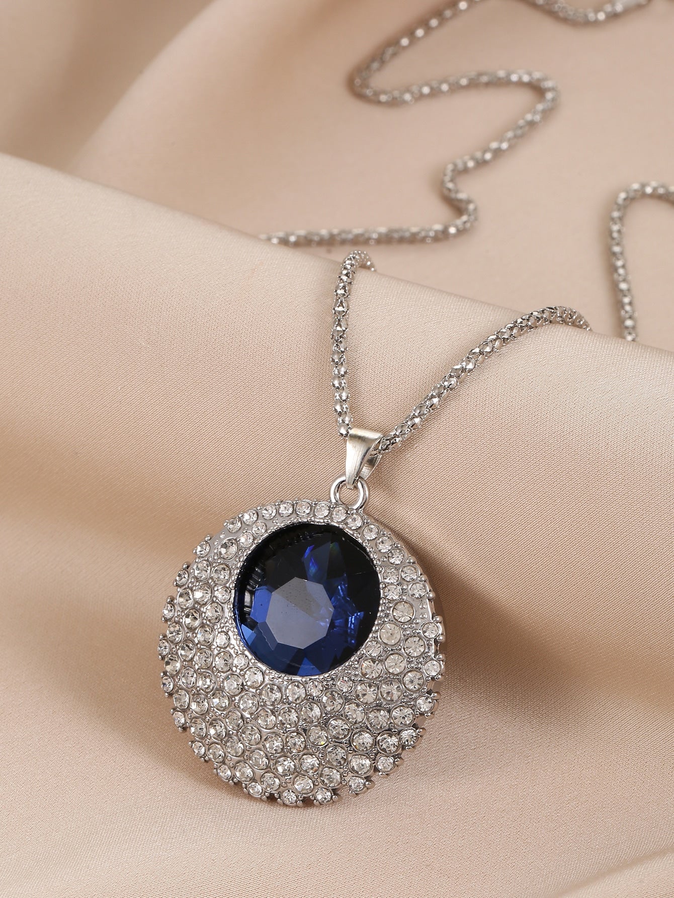 Rhinestone Decor round Pendant Long Necklace for Women'S Fashion Accessory