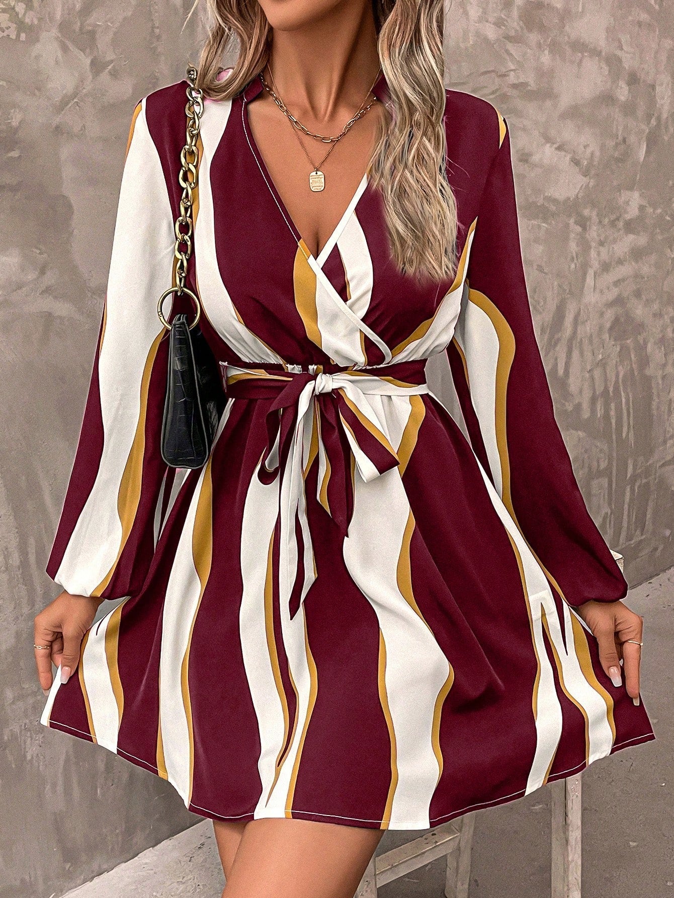 Women'S Lantern Sleeve Printed Belted Dress