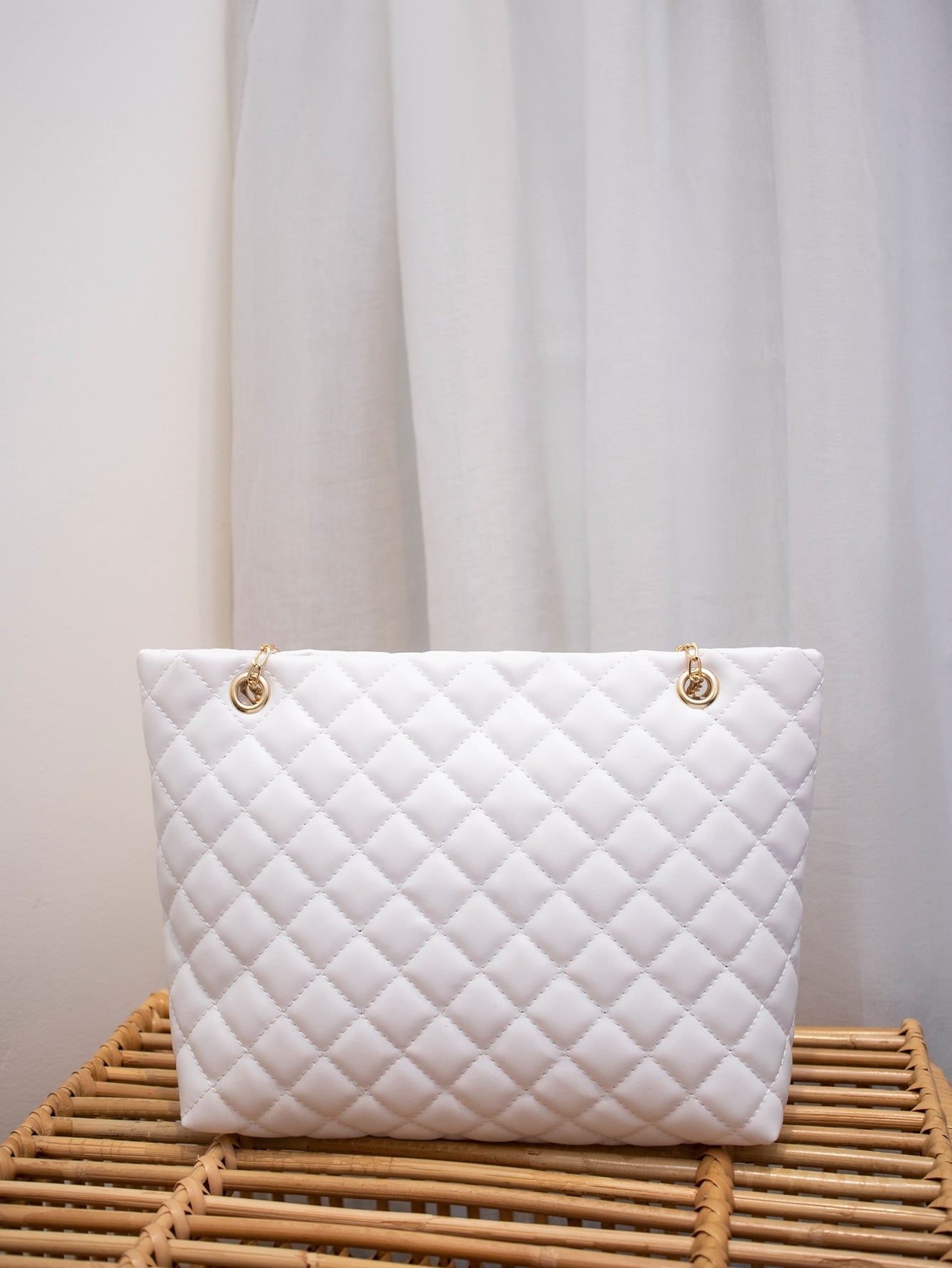 Quilted Chain Shoulder Tote Bag
