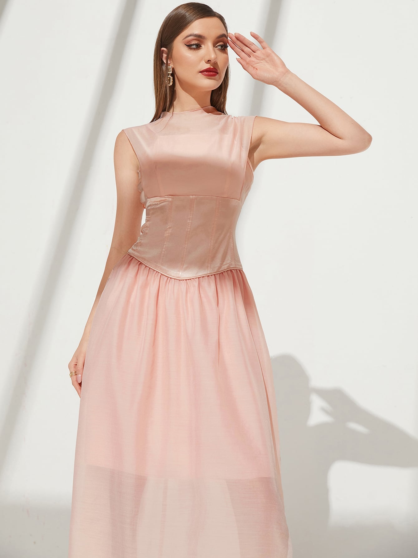 SHEIN Modely Contrast Mesh Keyhole Back Dress