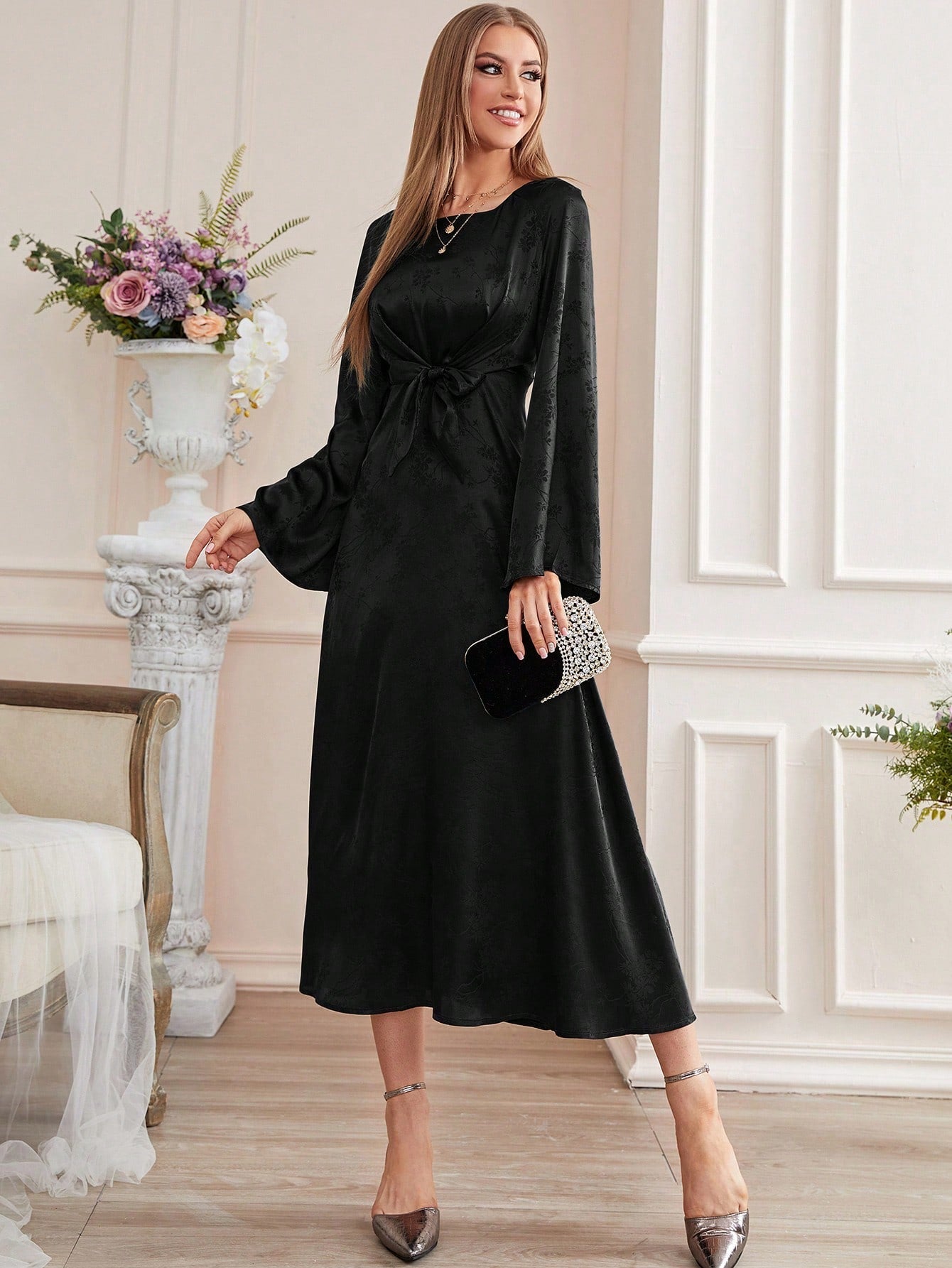 SHEIN Modely Jacquard Trumpet Sleeve Dress
