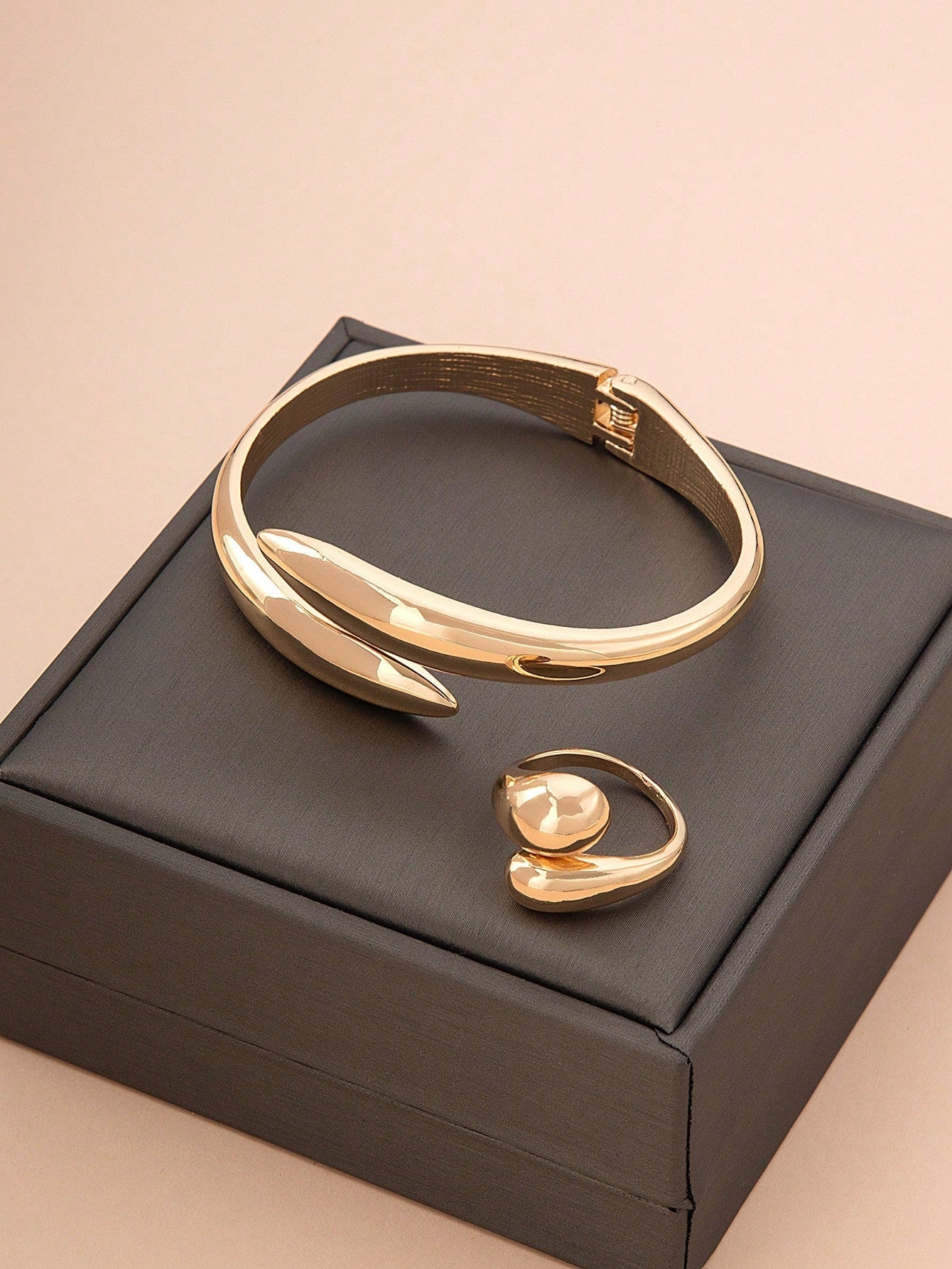 1Pc Geometric Shape Alloy Bangle & Ring Set