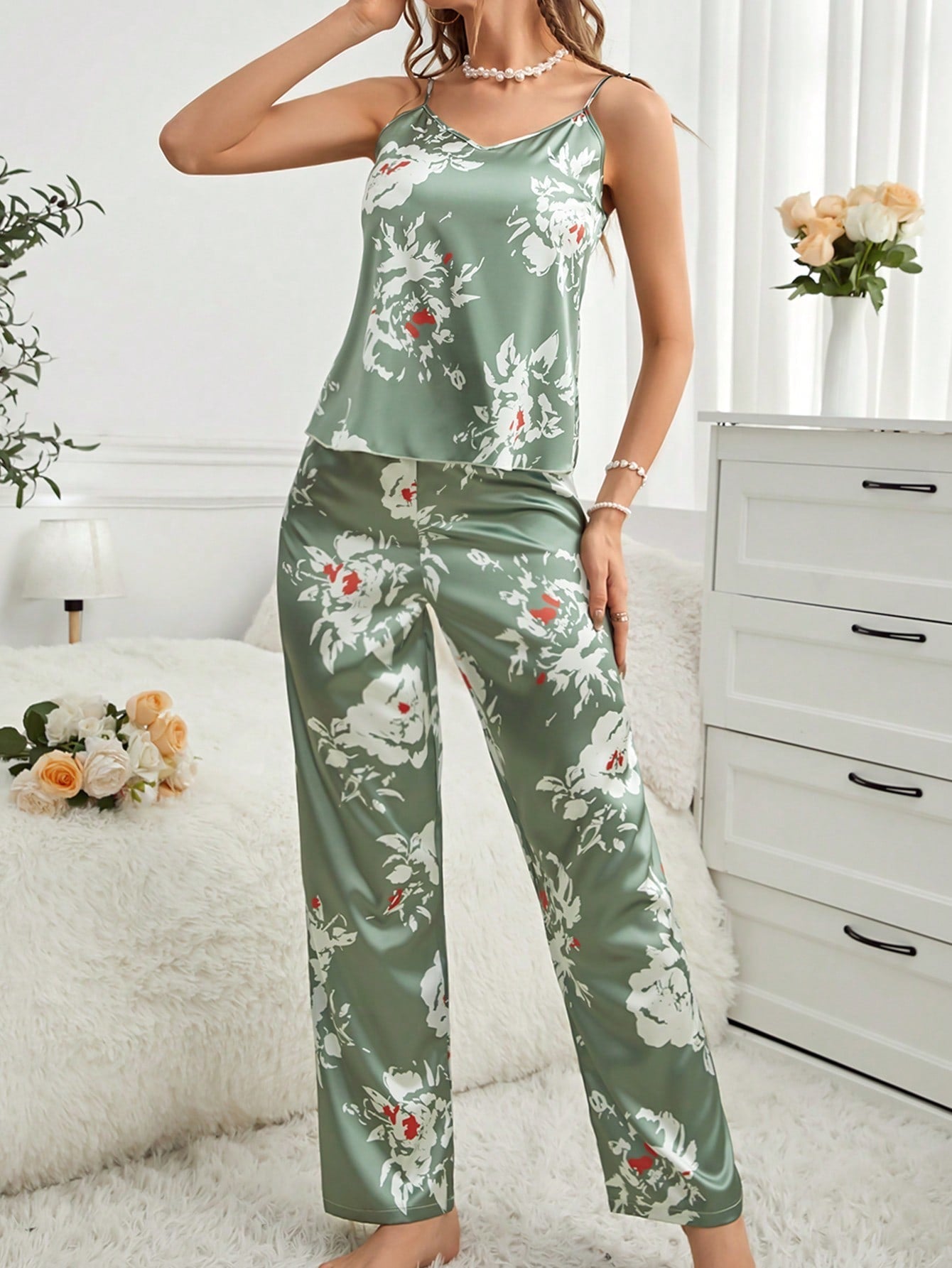 Women'S Floral Patterned Camisole and Long Pants Pajama Set