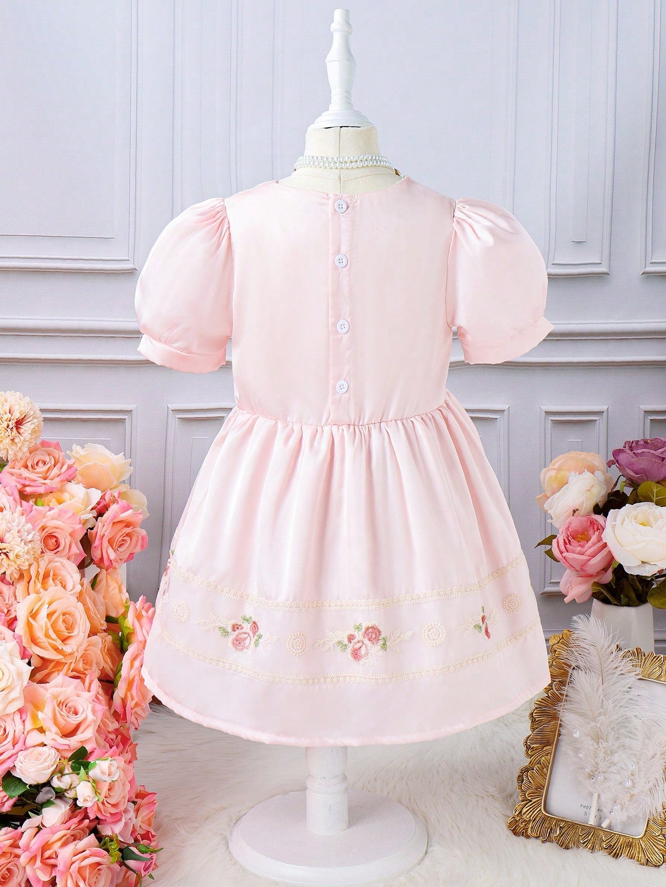 SHEIN Kids SUNSHNE Toddler Girls Floral Embroidery Puff Sleeve Dress