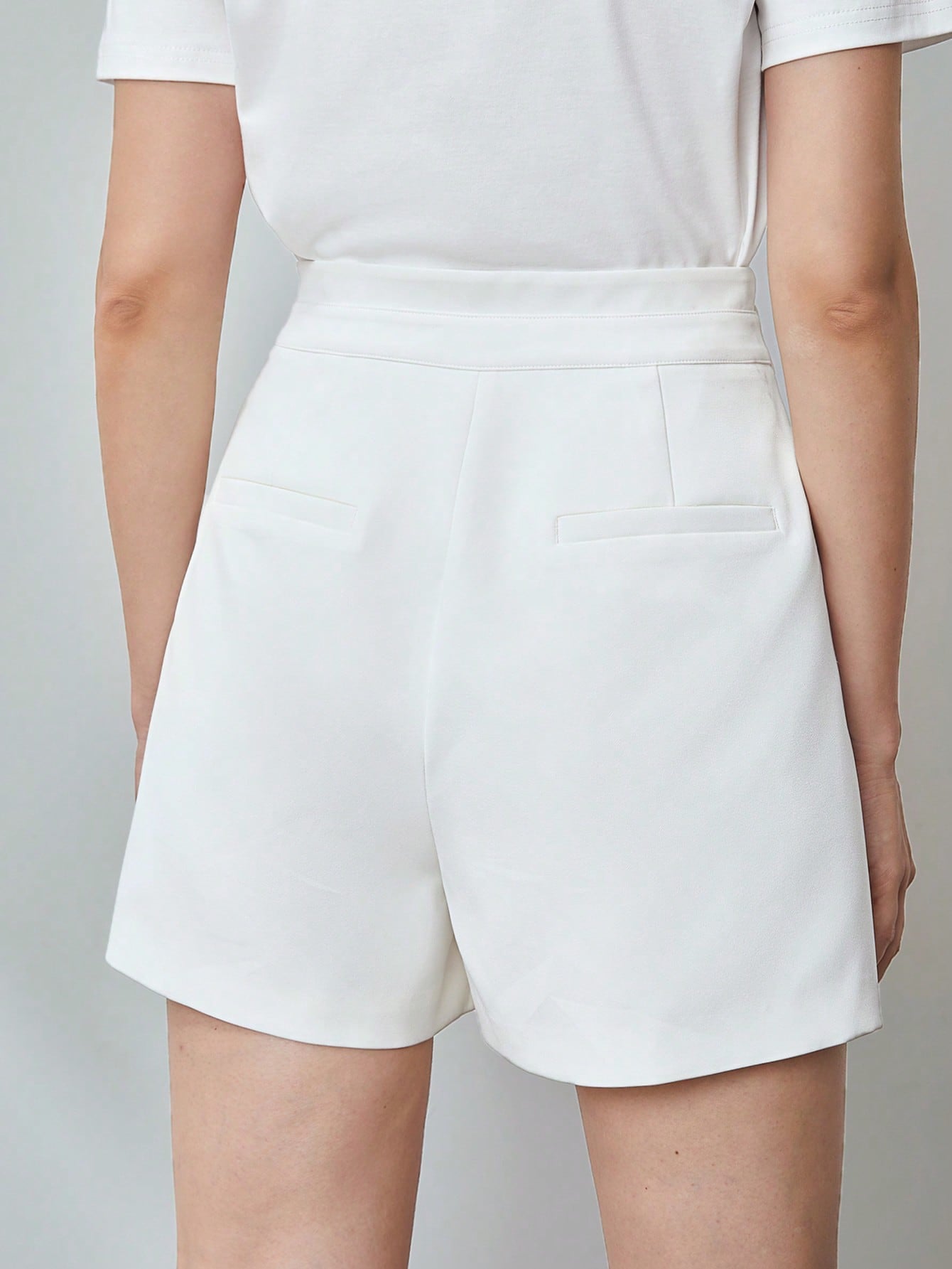 MOTF X Nour PREMIUM DRESSY BUTTON DETAIL SHORTS