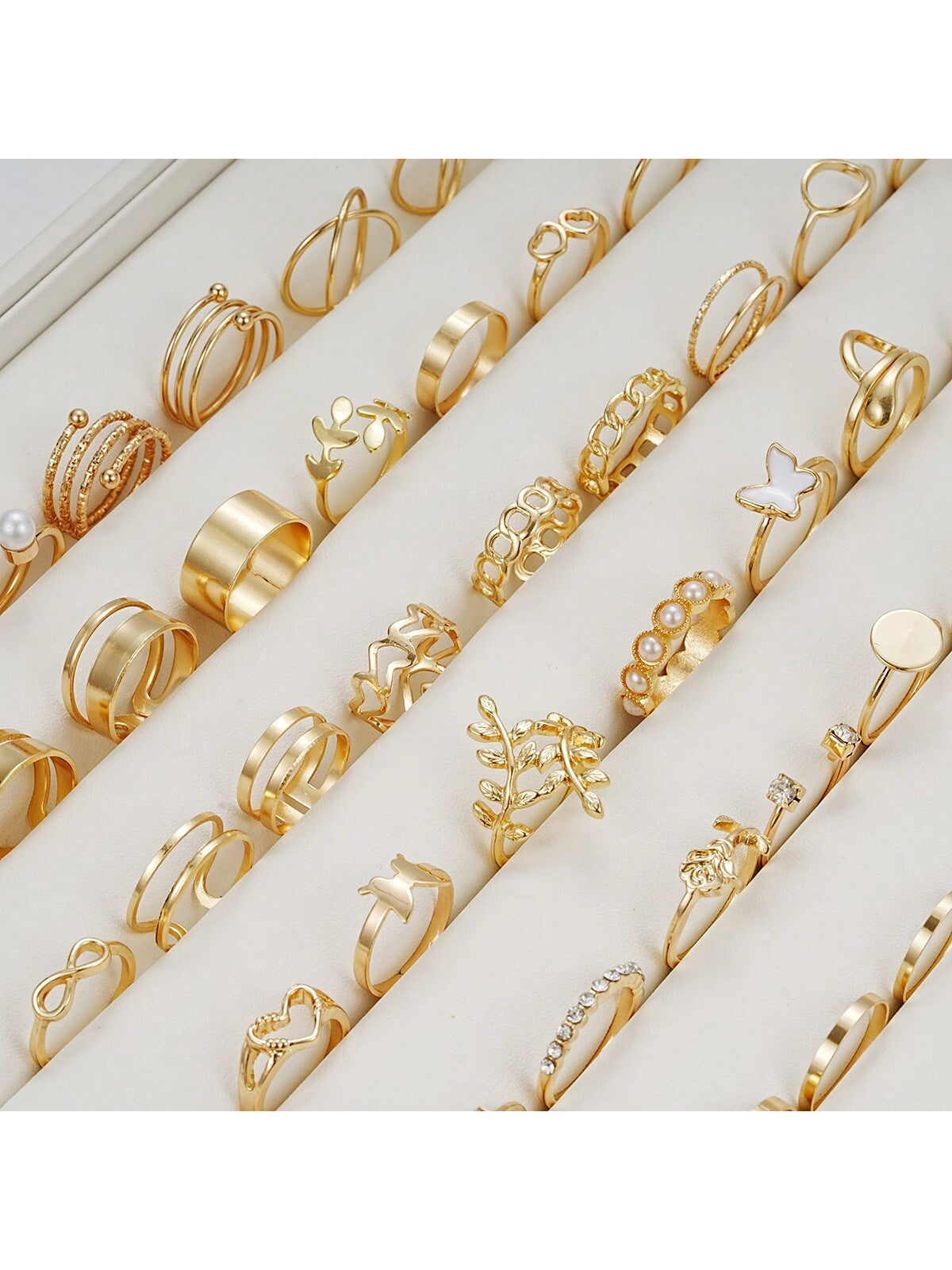 66Pcs Simple Butterfly, Heart and Faux Pearl Rings Set for Women, Suitable for Vacation, Dating, Daily Wear (Without Box)