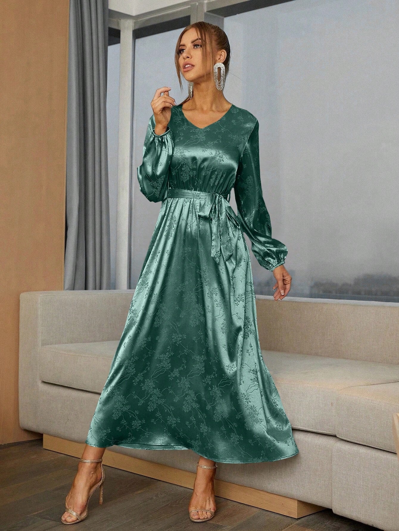 SHEIN Modely Solid Color Jacquard Lantern Sleeve Dress