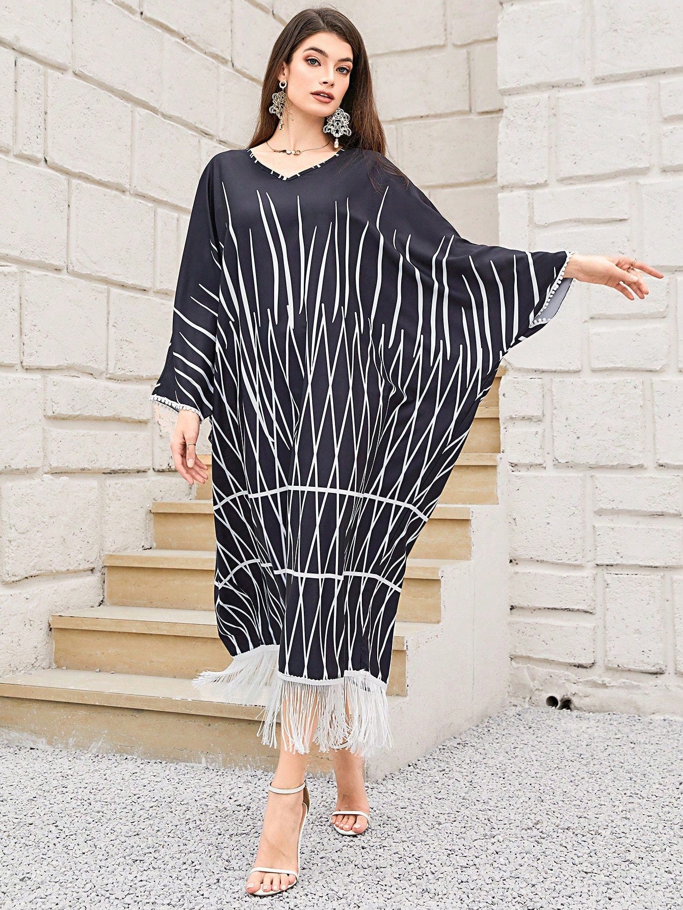 SHEIN Najma Geo Print Fringe Hem Batwing Sleeve Kaftan