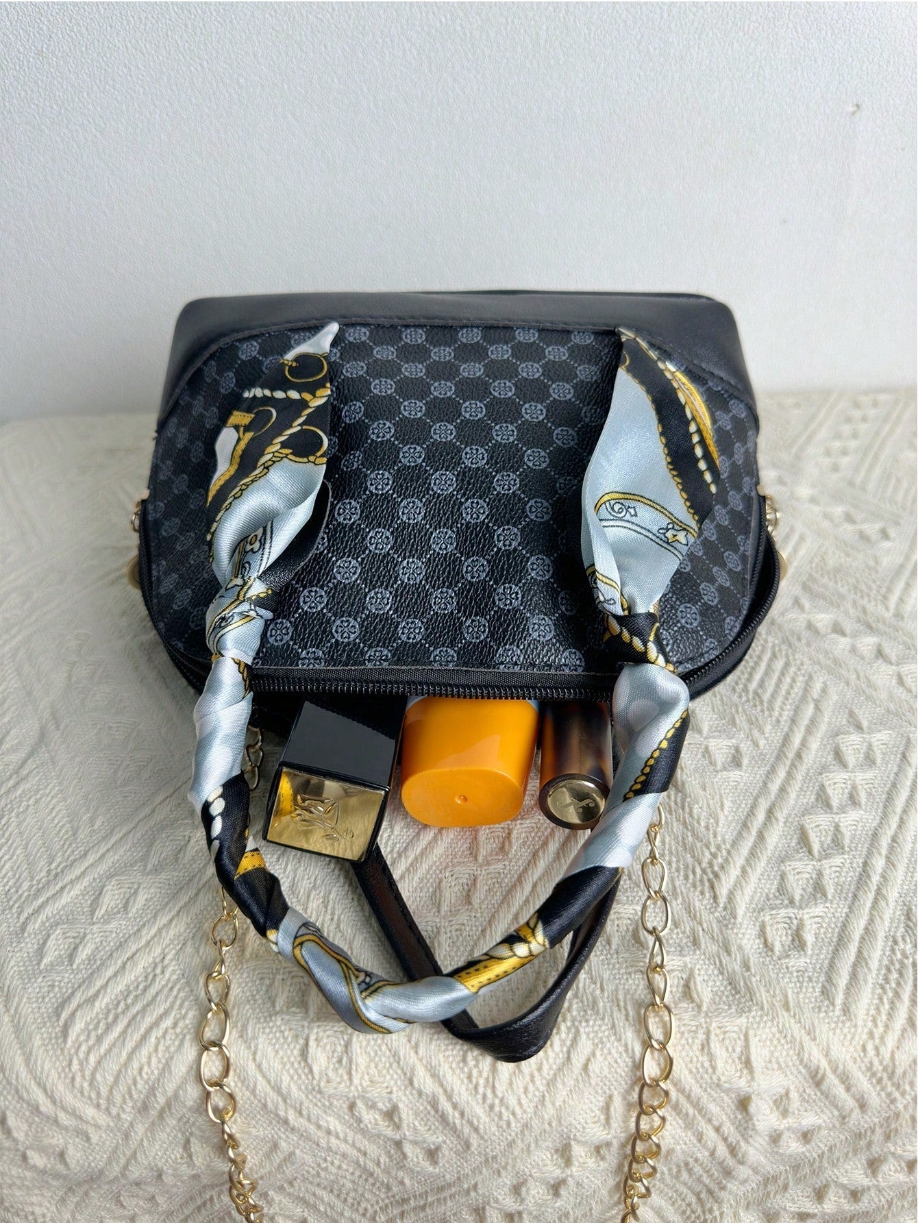 1Pc Mini Geometric Pattern Handbag with Silk Scarf, Chain and Shell Decoration, Can Be Carried by Hand or Crossbody