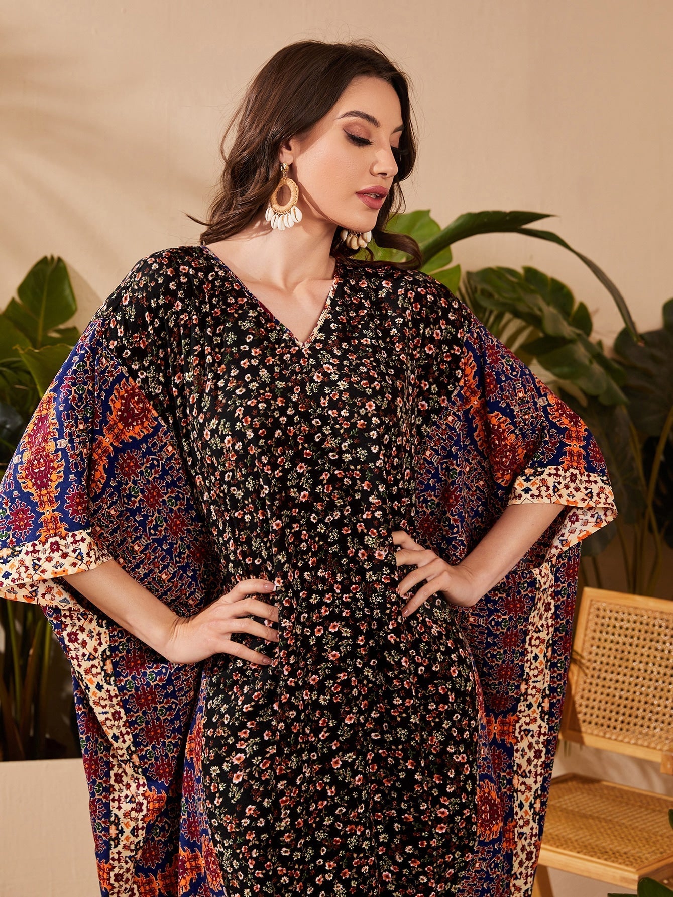 SHEIN Najma V-Neck Batwing Sleeve Ditsy Floral Kaftan