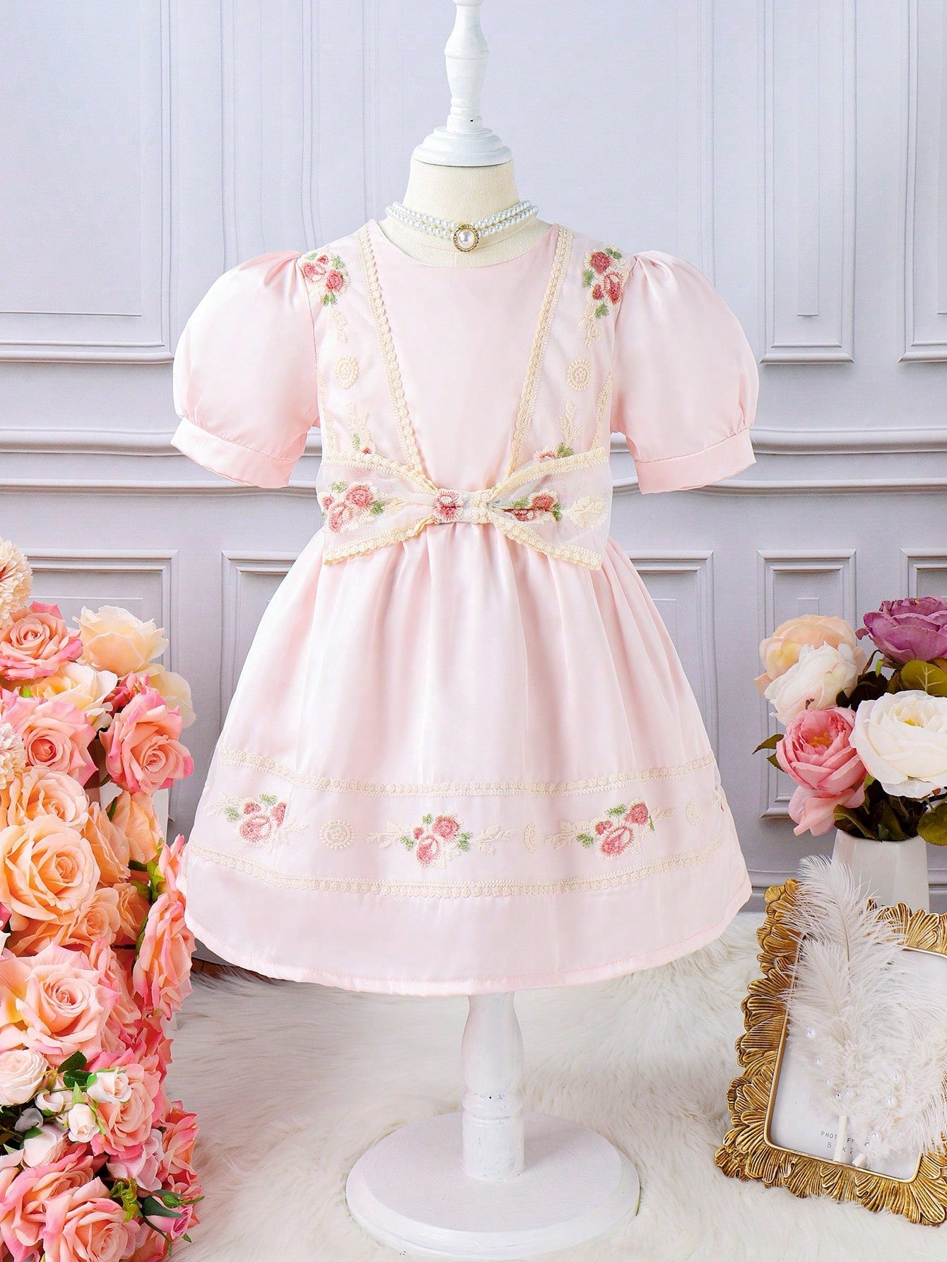 SHEIN Kids SUNSHNE Toddler Girls Floral Embroidery Puff Sleeve Dress